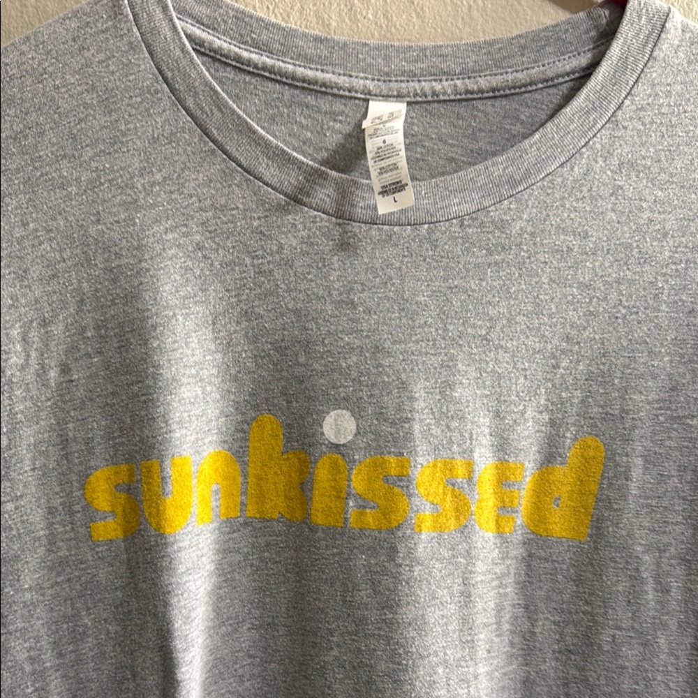 Gray Sunkissed T-Shirt large - Picture 2 of 3